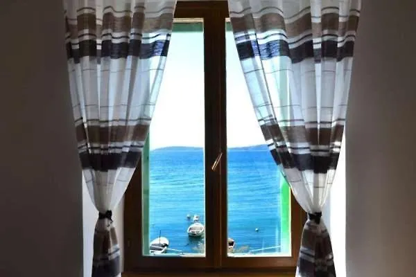 Deluxe Port View Apartment Kastela 0*,  Croatia